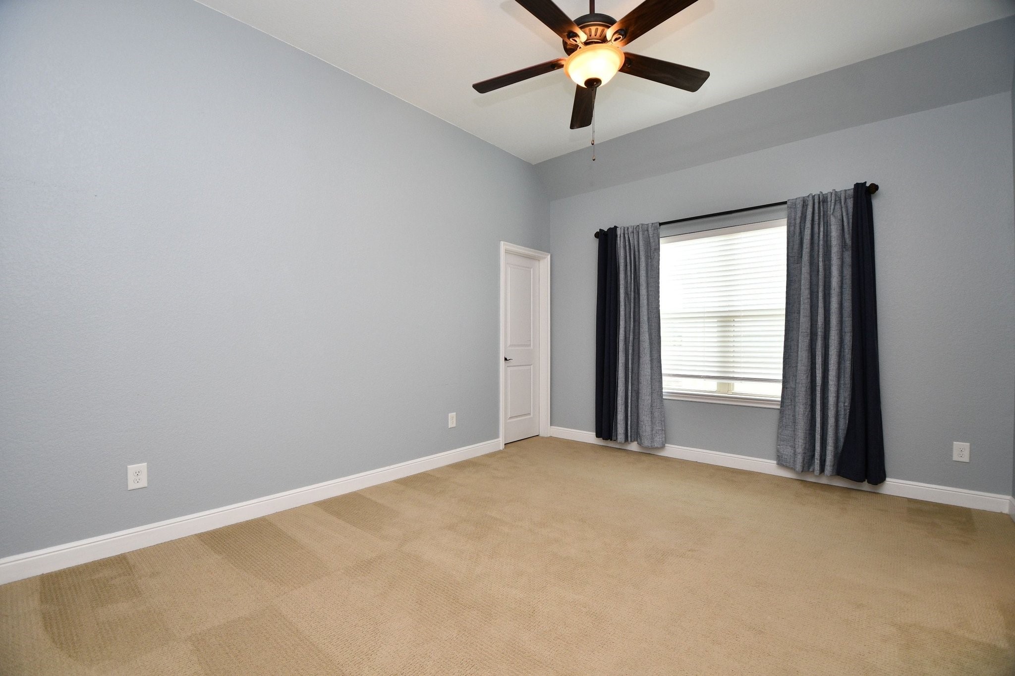 24914 Bay Mist Ridge Lane Katy, TX 77494 - Photo 41 of 50 Here is a picture of one the large bedrooms