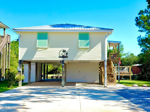 $2,400 | 4010 Blue Jay Street, Bay St. Louis, MS 39520