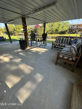 $2,400 | 4010 Blue Jay Street, Bay St. Louis, MS 39520