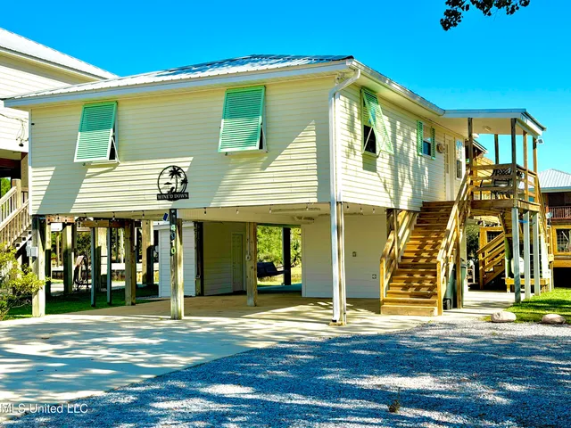 $2,400 | 4010 Blue Jay Street, Bay St. Louis, MS 39520