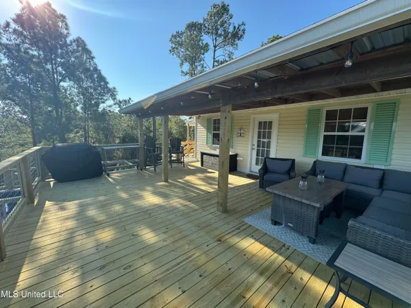 $2,400 | 4010 Blue Jay Street, Bay St. Louis, MS 39520