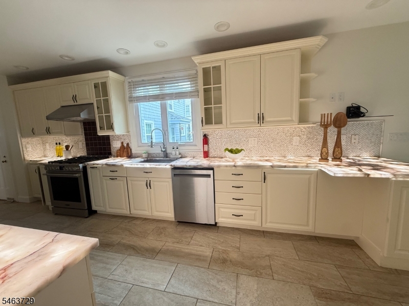 748 Livingston Road Elizabeth, NJ 07208 - Photo 6 of 48 Gallery Image 6