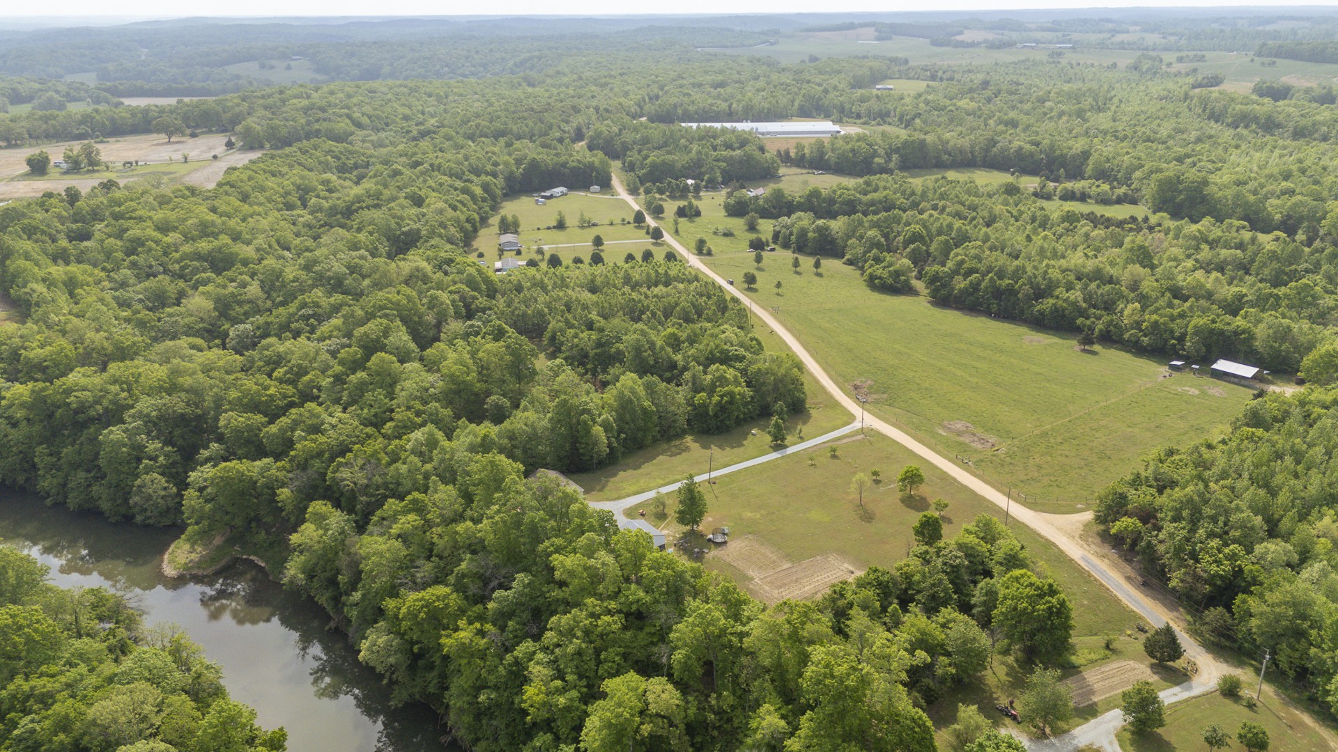 175 Chickasaw Cove Road Waynesboro, TN 38485 - Photo 5 of 37