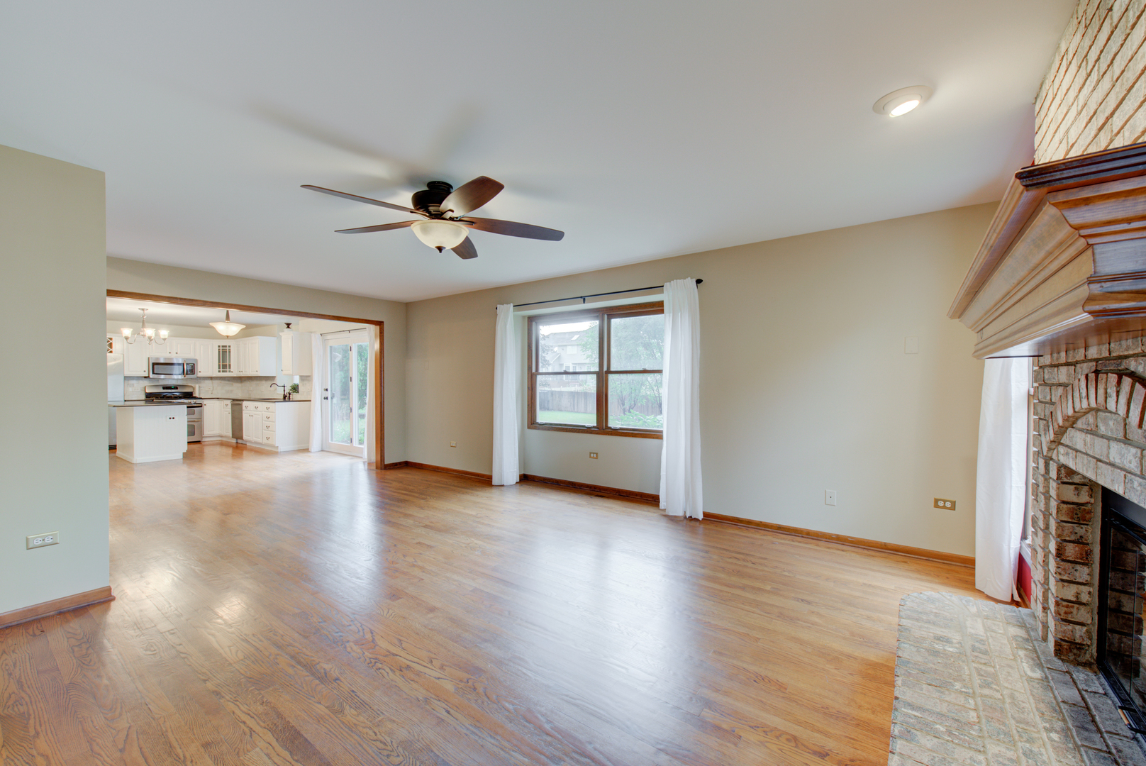 2327 Snapdragon Road Naperville, IL 60564 - Photo 13 of 42 Gallery Image 13
