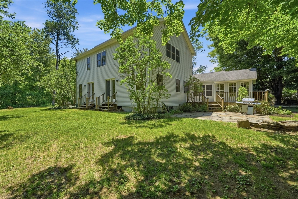 28 Hulst Road Amherst, MA 01002 - Photo 3 of 42