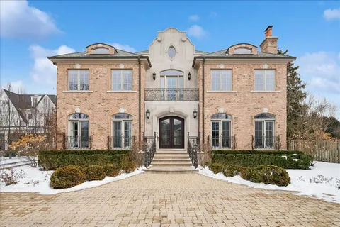 $2,885,000 | 985 Pine Tree Lane, Winnetka, IL 60093