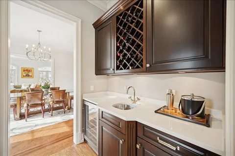 $2,885,000 | 985 Pine Tree Lane, Winnetka, IL 60093