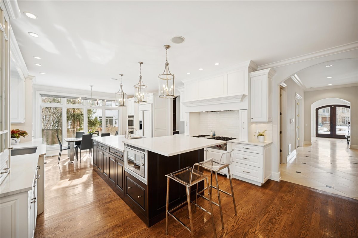 985 Pine Tree Lane Winnetka, IL 60093 - Photo 14 of 60