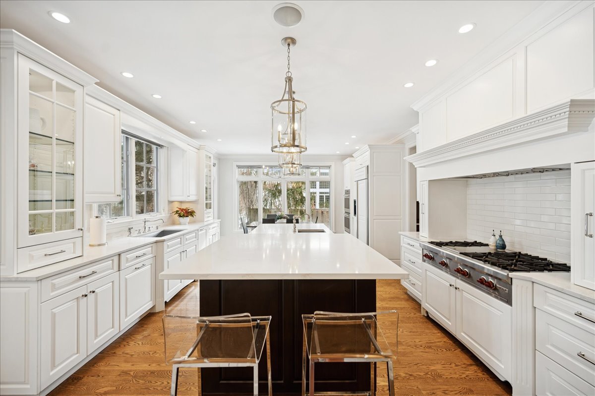 985 Pine Tree Lane Winnetka, IL 60093 - Photo 15 of 60