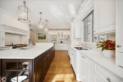 $2,885,000 | 985 Pine Tree Lane, Winnetka, IL 60093