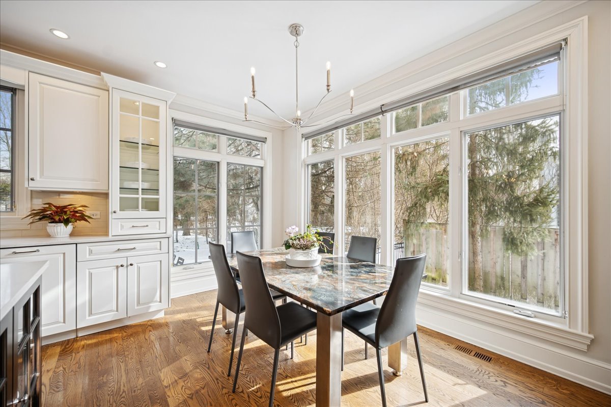 985 Pine Tree Lane Winnetka, IL 60093 - Photo 20 of 60