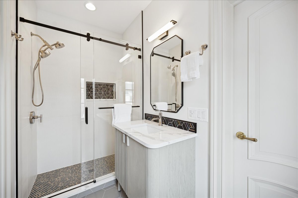 985 Pine Tree Lane Winnetka, IL 60093 - Photo 43 of 60