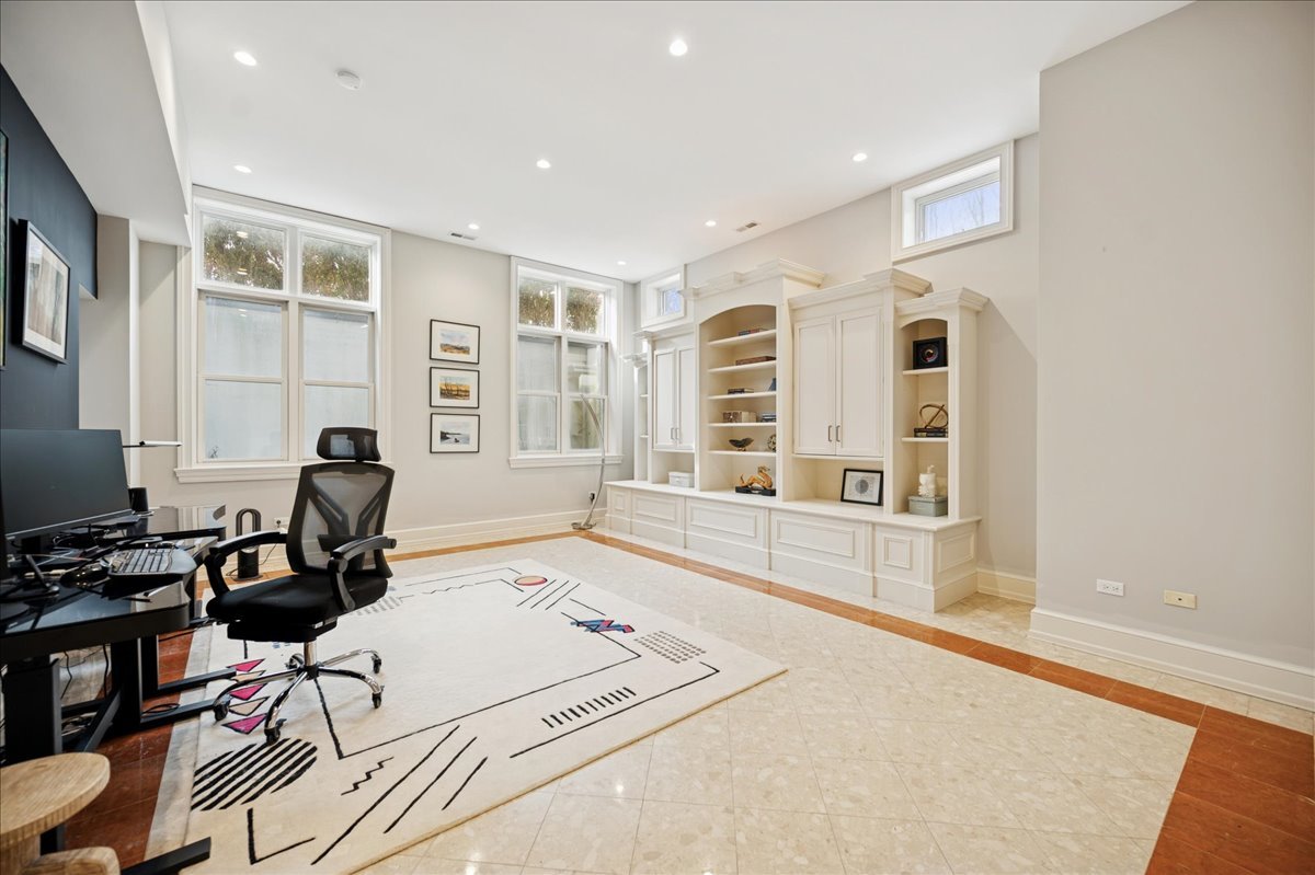 985 Pine Tree Lane Winnetka, IL 60093 - Photo 49 of 60