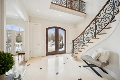 $2,885,000 | 985 Pine Tree Lane, Winnetka, IL 60093