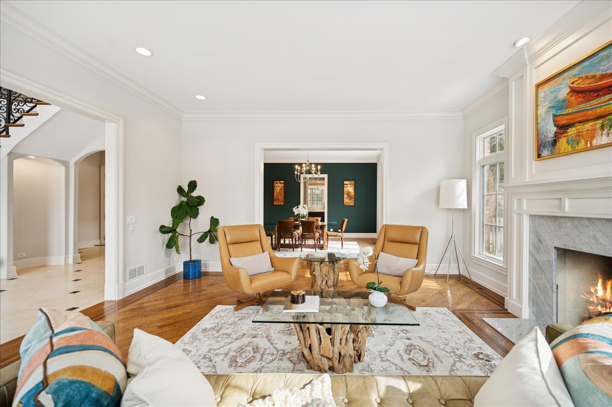 985 Pine Tree Lane Winnetka, IL 60093 - Photo 7 of 60