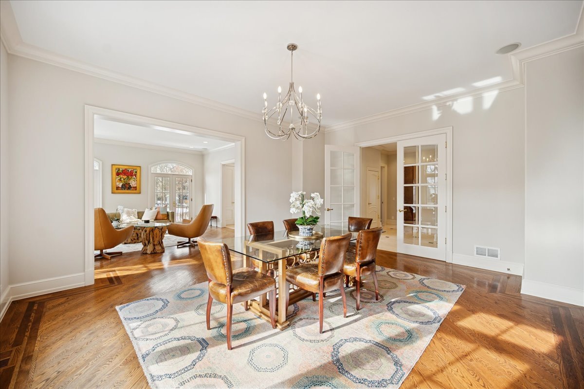 985 Pine Tree Lane Winnetka, IL 60093 - Photo 10 of 60