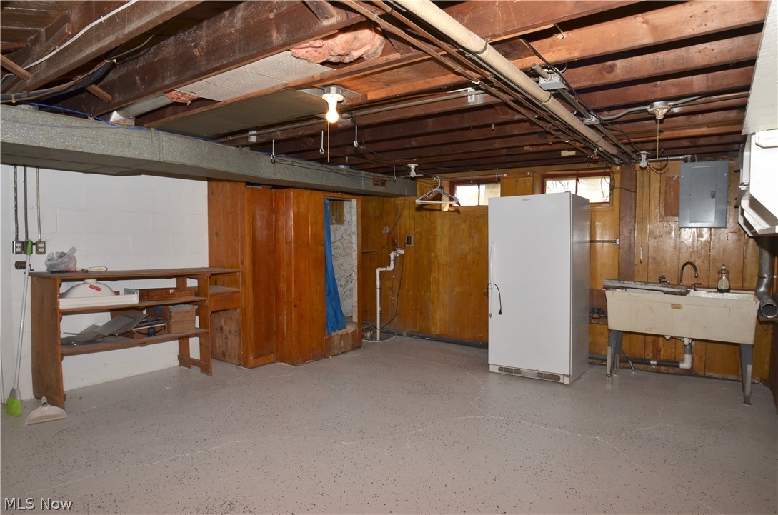 11117 Exeter Road Garfield Heights, OH 44125 - Photo 32 of 35