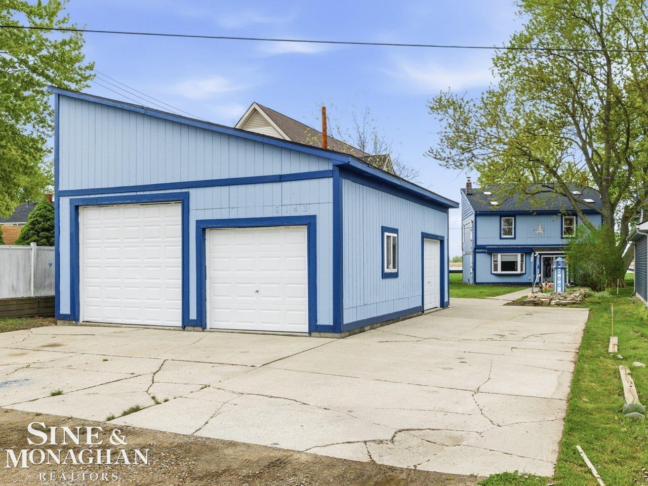 6143 Pointe Tremble Road Algonac, MI 48001 - Photo 4 of 47