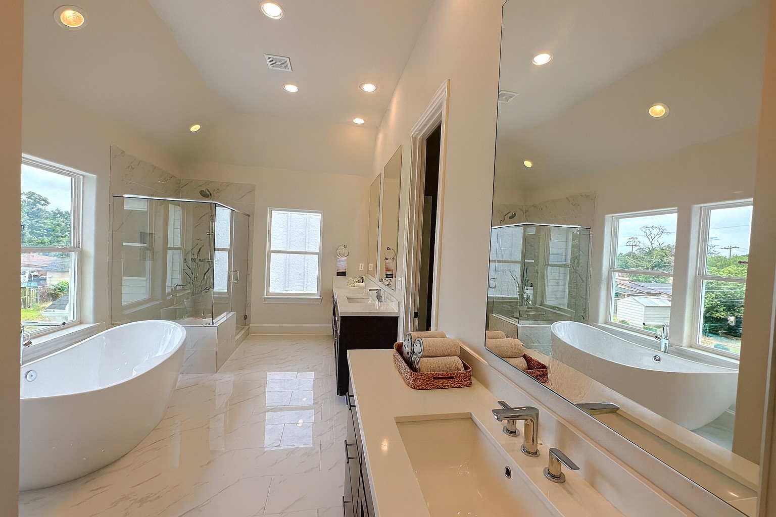 2620 Lake Kolbe Lane Houston, TX 77080 - Photo 11 of 14 Your Own Spa Retreat! Free Standing Tub. Seated Shower. Split Vanities