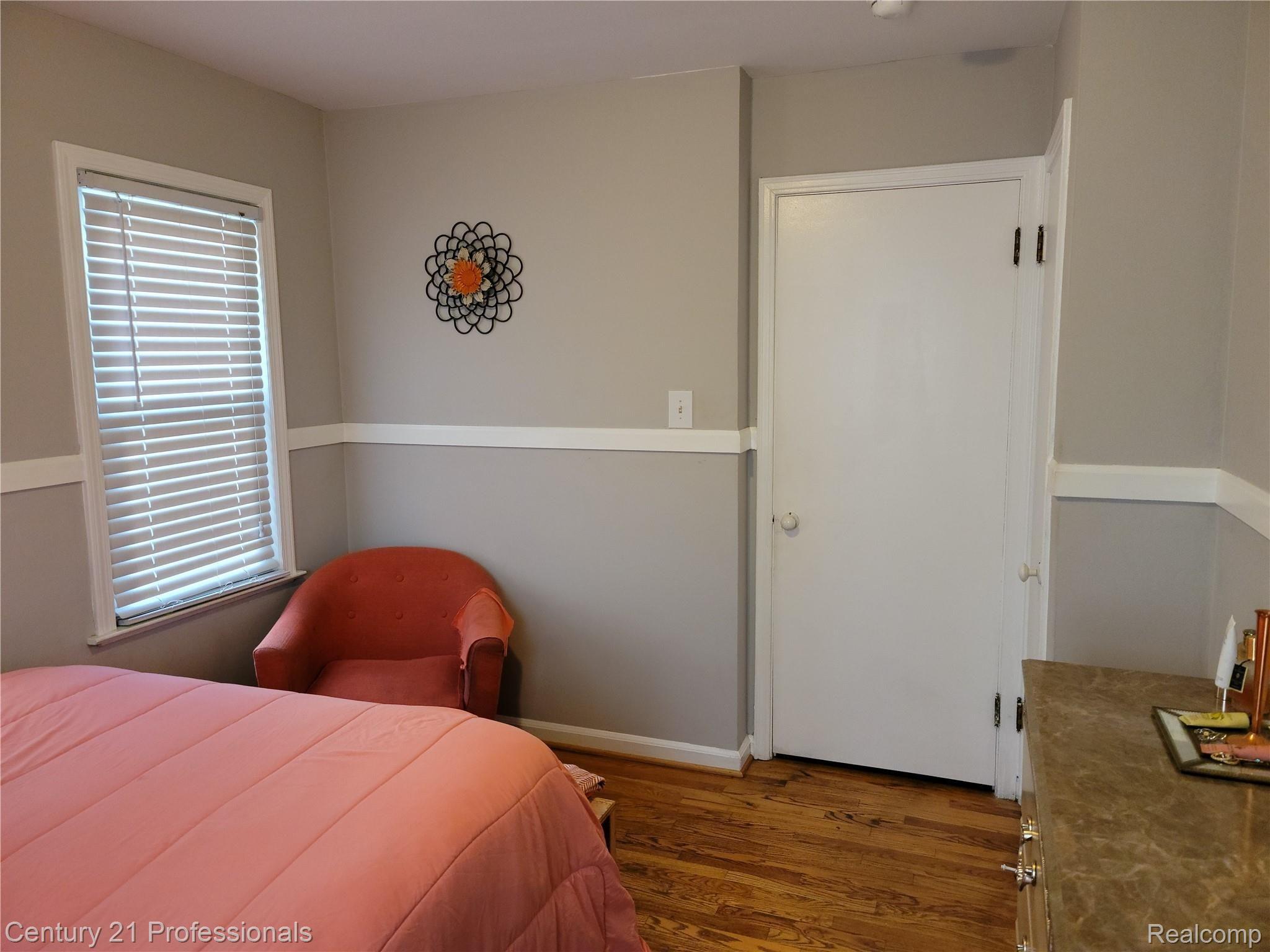 3329 Chester Road Royal Oak, MI 48073 - Photo 11 of 17 8.jpg
