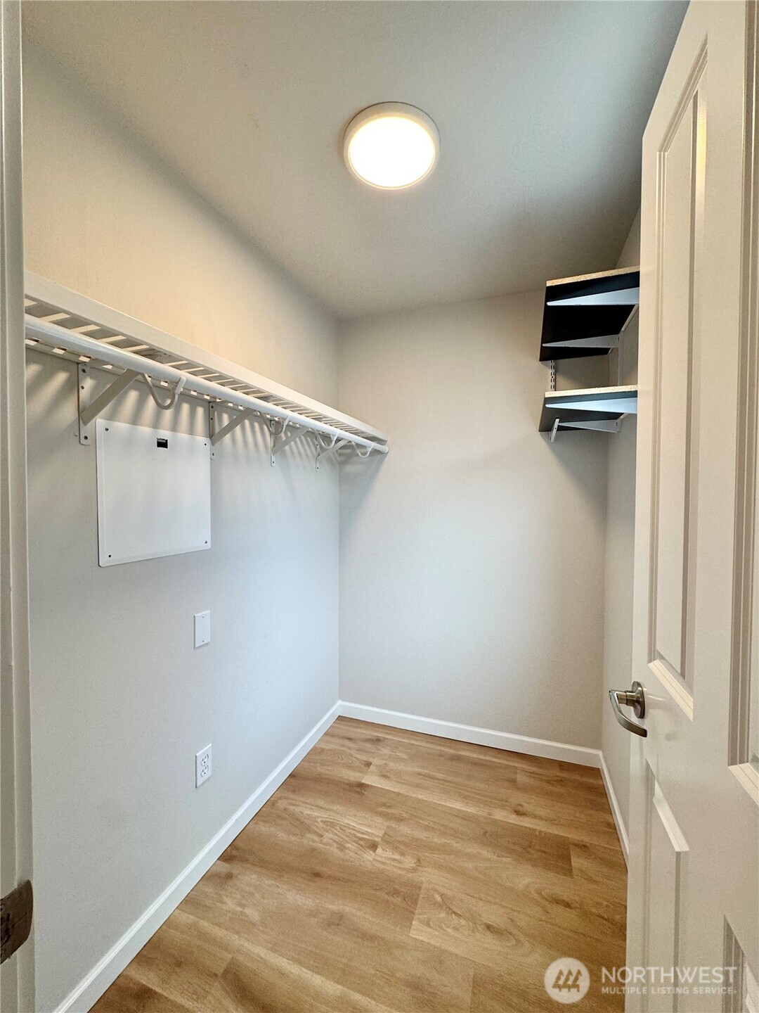 2138 North 113th Street, Unit B Seattle, WA 98133 - Photo 24 of 37