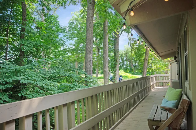 $3,000 | 403 Deerpath West, Unit F, Fontana, WI 53125