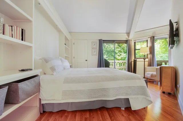 $3,000 | 403 Deerpath West, Unit F, Fontana, WI 53125