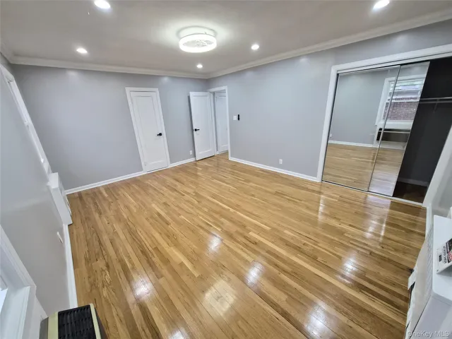 $1,549,000 | 80-19 Utopia Parkway | Jamaica Estates