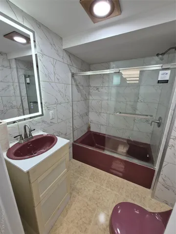 $1,549,000 | 80-19 Utopia Parkway | Jamaica Estates