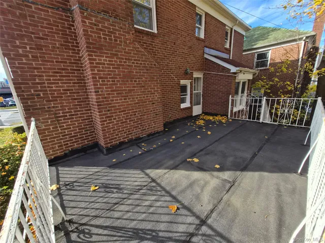 $1,549,000 | 80-19 Utopia Parkway | Jamaica Estates