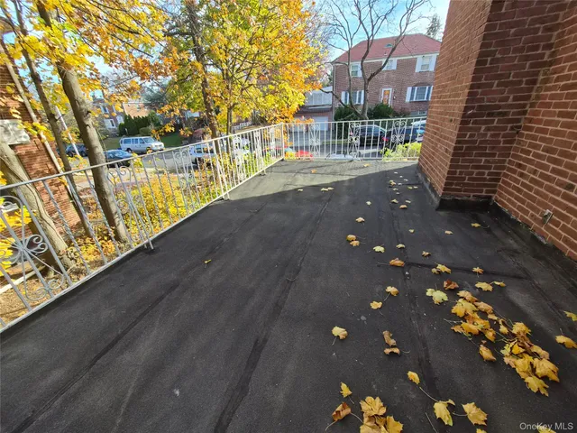 $1,549,000 | 80-19 Utopia Parkway | Jamaica Estates