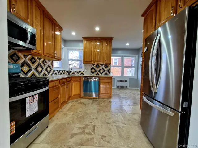 $1,549,000 | 80-19 Utopia Parkway | Jamaica Estates