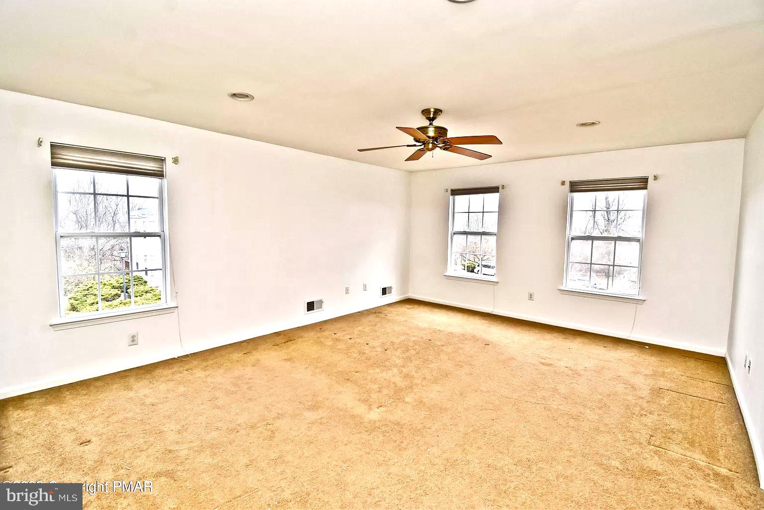 106 Bethpage Terrace Easton, PA 18042 - Photo 14 of 31