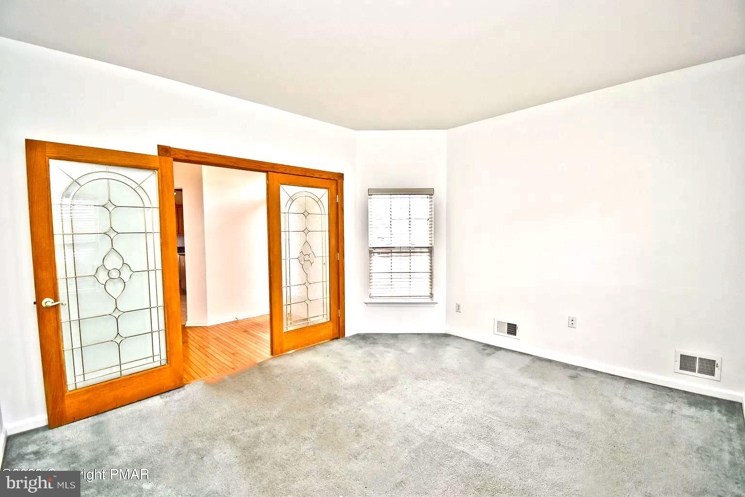 106 Bethpage Terrace Easton, PA 18042 - Photo 5 of 31