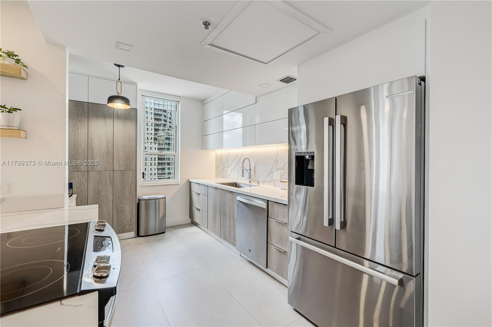 701 Brickell Key Boulevard, Unit 1110 Miami, FL 33131 - Photo 13 of 28