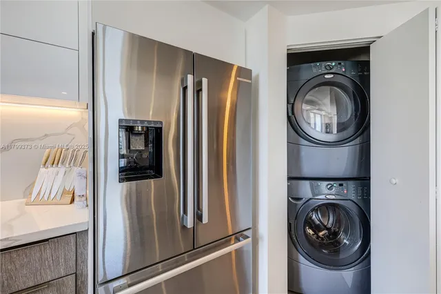 $5,400 | 701 Brickell Key Boulevard, Unit 1110, Miami, FL 33131