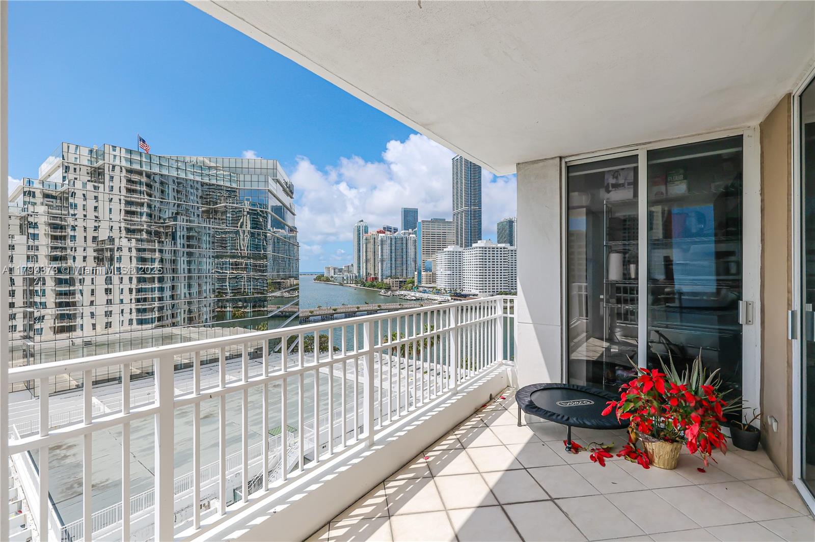 701 Brickell Key Boulevard, Unit 1110 Miami, FL 33131 - Photo 24 of 28