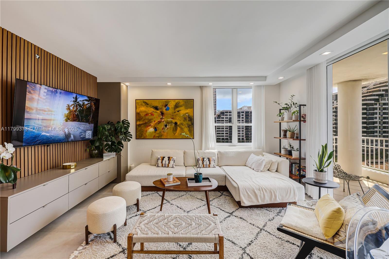 701 Brickell Key Boulevard, Unit 1110 Miami, FL 33131 - Photo 5 of 28