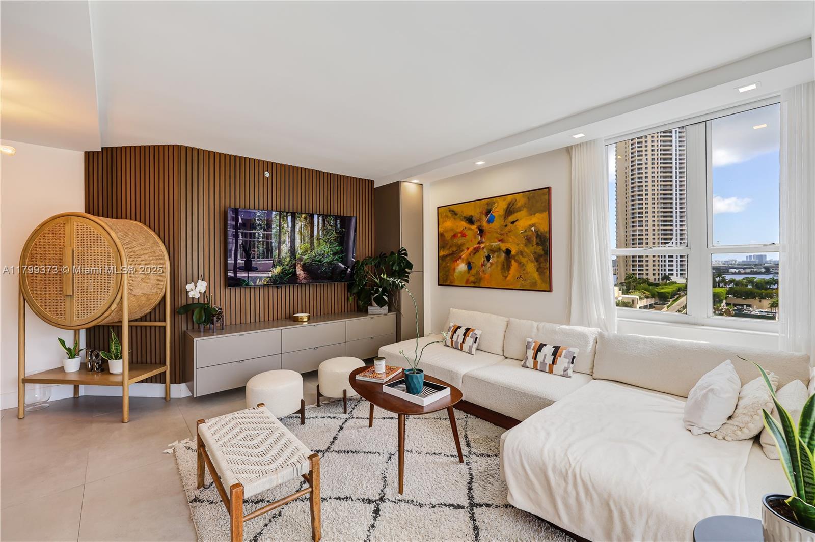 701 Brickell Key Boulevard, Unit 1110 Miami, FL 33131 - Photo 6 of 28