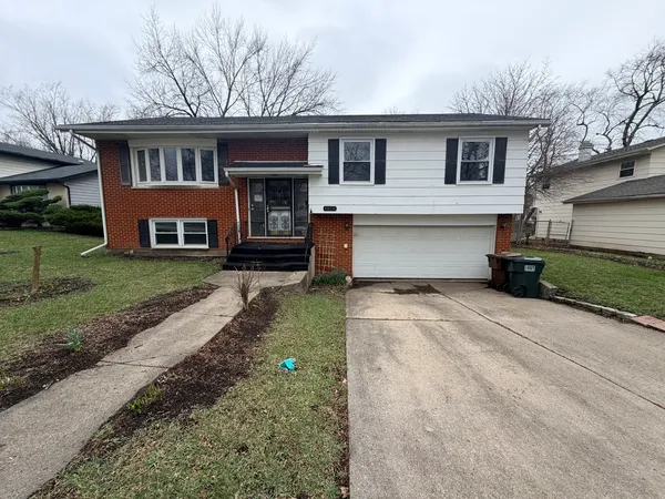 $185,000 | 4656 176th Place, Country Club Hills, IL 60478