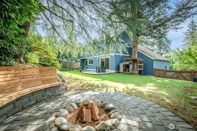 a view of an outdoor space