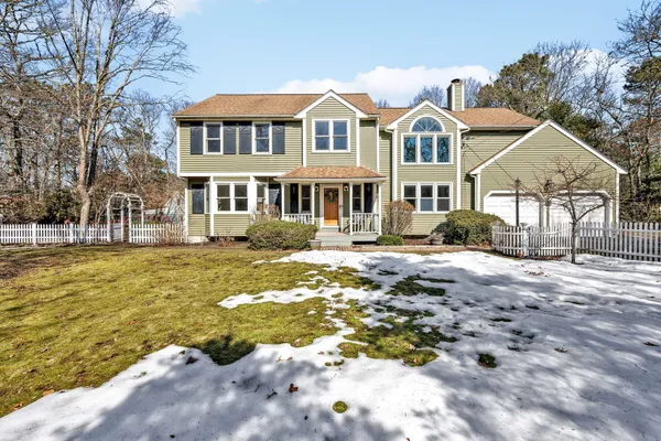 $785,000 | 348 Wakeby Road, Marstons Mills, MA 02648