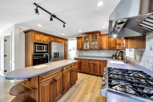 $785,000 | 348 Wakeby Road, Marstons Mills, MA 02648