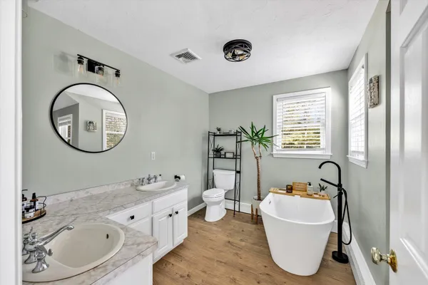 $785,000 | 348 Wakeby Road, Marstons Mills, MA 02648