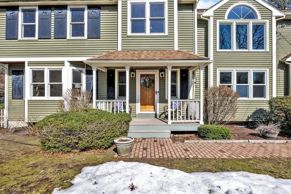 $785,000 | 348 Wakeby Road, Marstons Mills, MA 02648