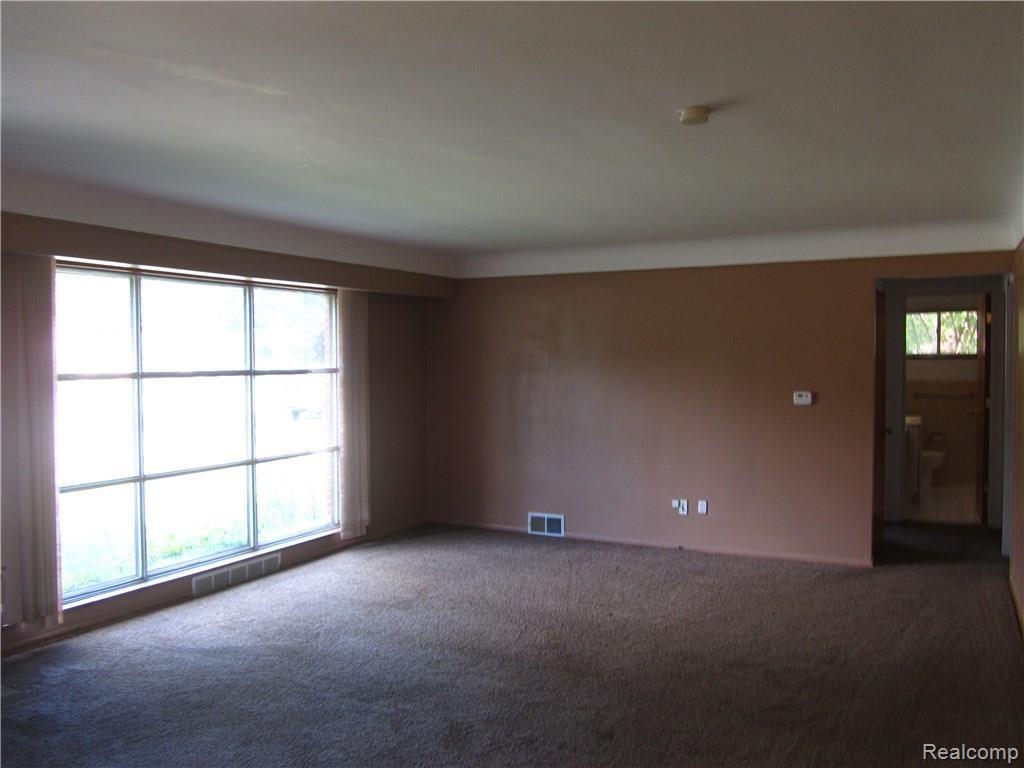 14211 Inkster Road Livonia, MI 48154 - Photo 8 of 24