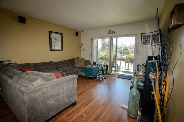 $2,500 | 13917 Southwest 90th Avenue, Unit 214B, Miami, FL 33176