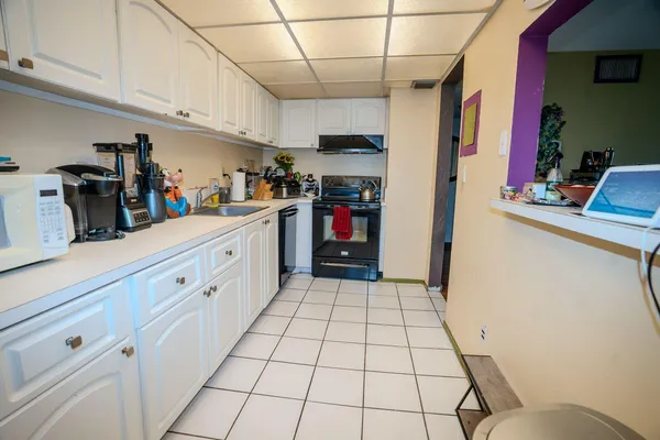 $2,500 | 13917 Southwest 90th Avenue, Unit 214B, Miami, FL 33176