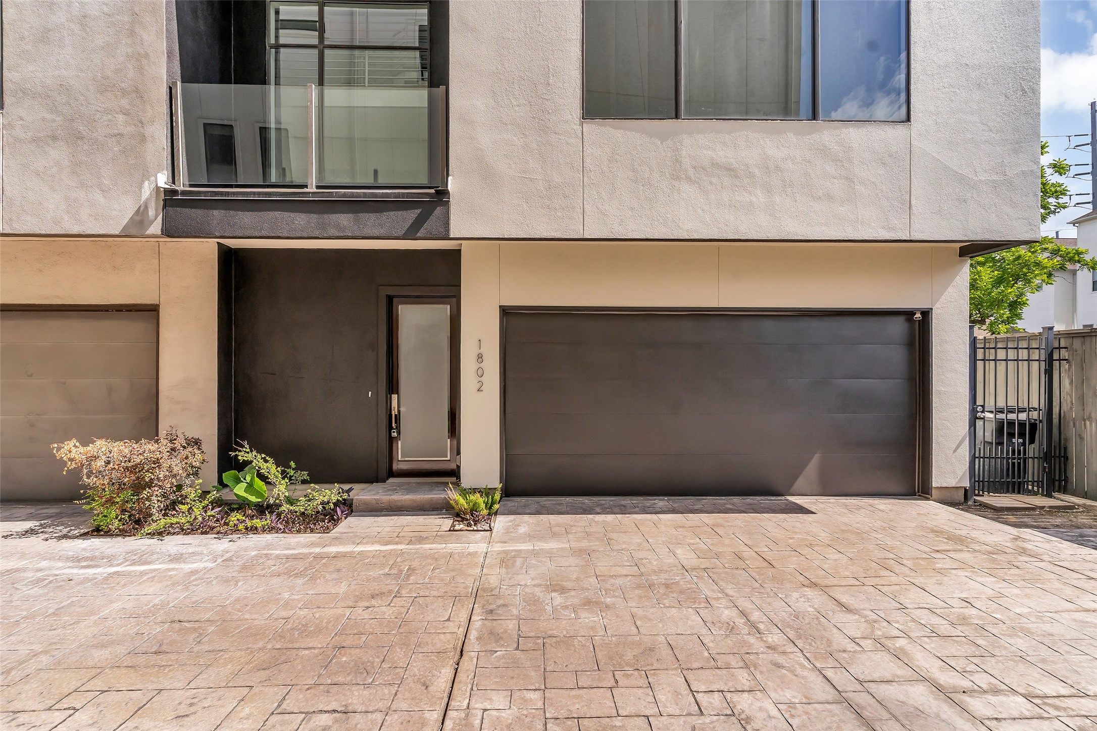 1802 Hickory Street Houston, TX 77007 - Photo 3 of 46