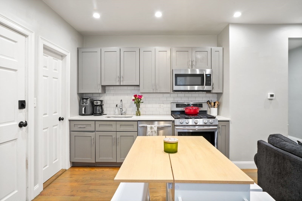17 Howes Street, Unit 1 Boston, MA 02125 - Photo 2 of 15